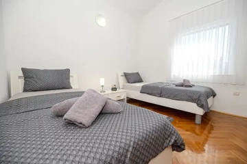 Zara Beauty | Apartment with a sea view (2nd floor)