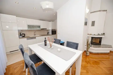 Villa Zara Beauty **** | Apartman s pogledom na more (1. etaža)