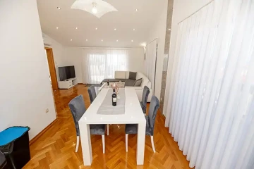 Villa Zara Beauty **** | Apartman s pogledom na more (1. etaža)