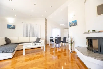 Villa Zara Beauty **** | Apartman s pogledom na more (1. etaža)