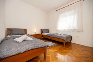 Zara Beauty | Apartment with a sea view (1st floor)