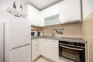 Zara Beauty | Apartment with a sea view (ground floor)